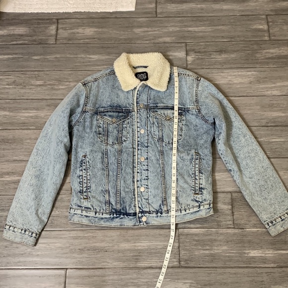Urban Outfitters BDG Sherpa Denim Jacket Sz Medium - Picture 3 of 16